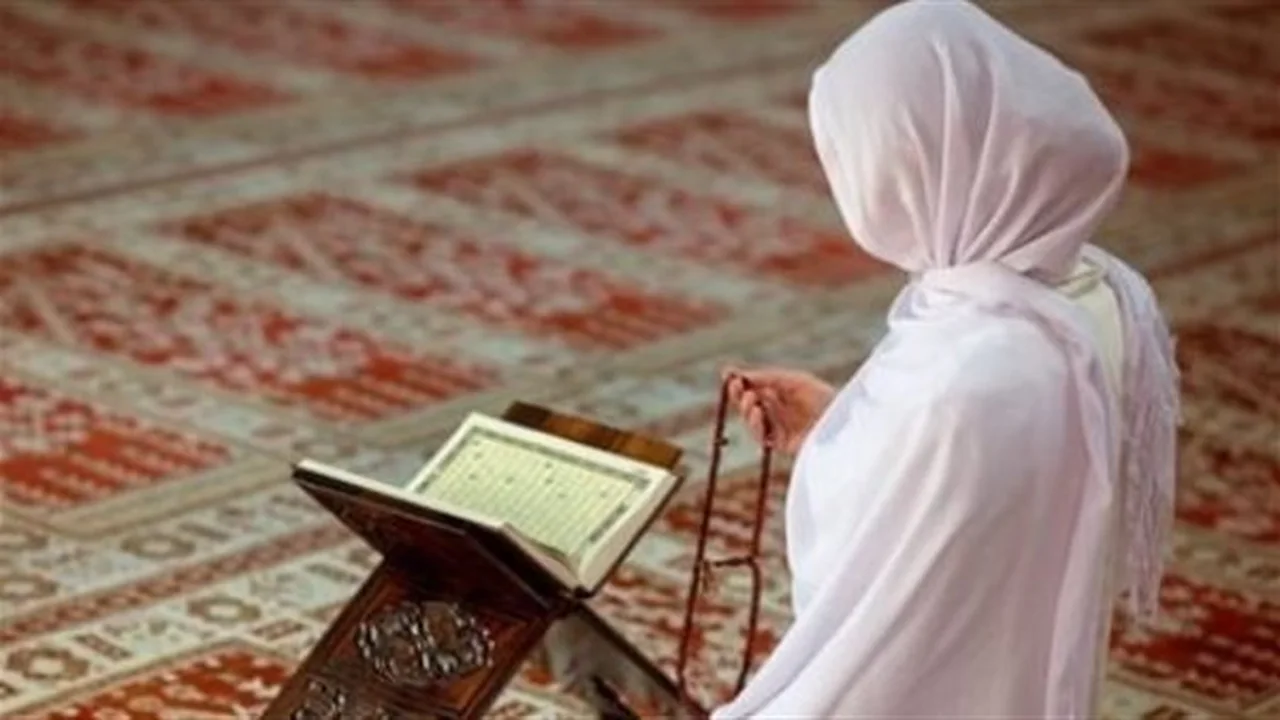 مواقيت الصلاة اليوم: مواعيد الصلوات الخمس في القاهرة والإسكندرية